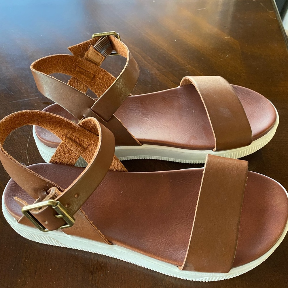 MIA brown leather sandals
